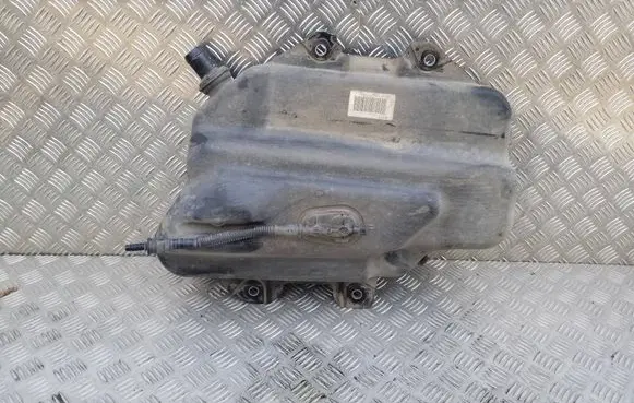 Mercedes-Benz Vito Viano W447 AdBlue liquid reservoir A4474700115 0444040005 A0994710275
