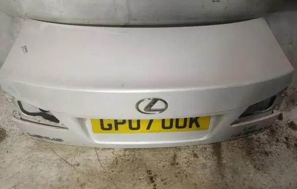 Lexus IS 220D-250-350 Tailgate/trunk/boot lid baltas