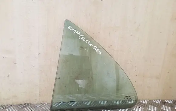 Rear vent window glass