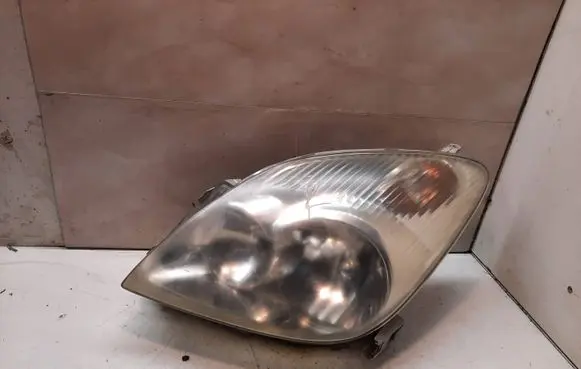 Toyota Corolla Verso E121 Headlight/headlamp