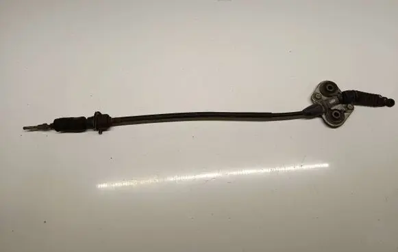 Subaru Outback (BS) Gear shift cable linkage 