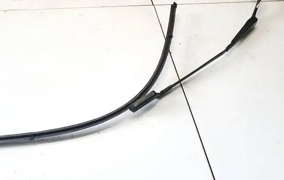 Front wiper blade arm