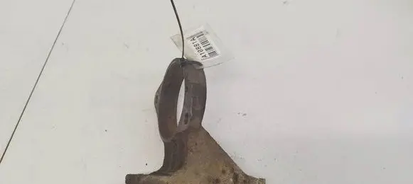 Toyota Avensis Verso Engine mounting bracket