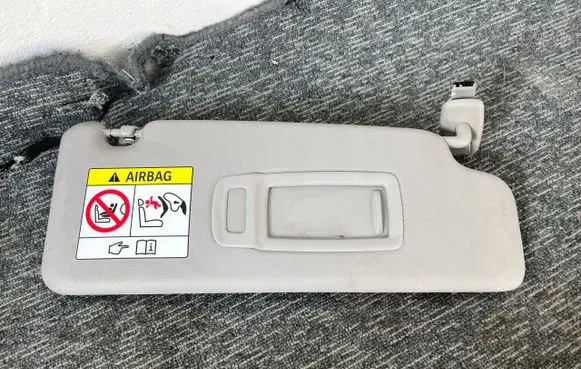 Sun visor