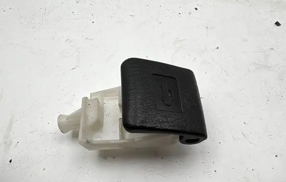 Toyota Land Cruiser (J120) Engine bonnet (hood) release handle