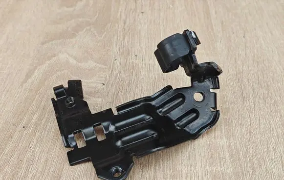 Audi A6 S6 C7 4G Oil filter mounting bracket 04L131213D