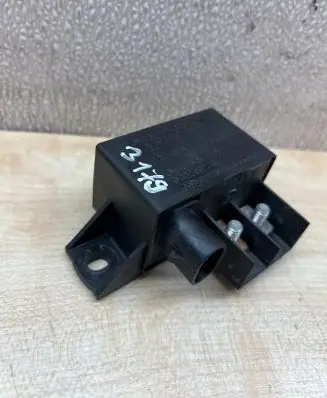 Mercedes-Benz E W211 Charging relay A0025426419