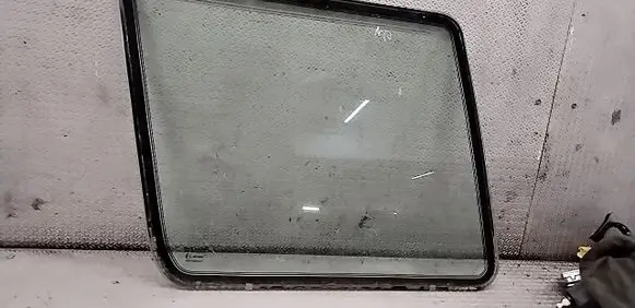 Land Rover Discovery Rear side window