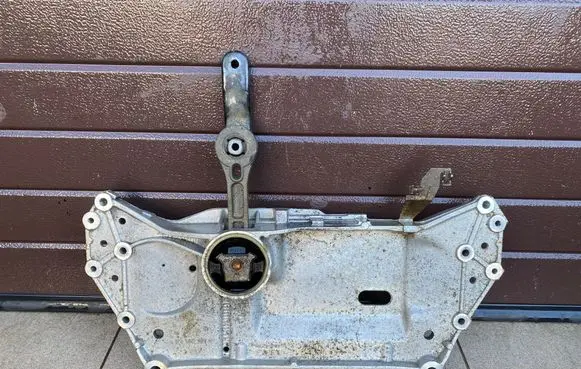 Volkswagen Golf V Front subframe 1K0199369F