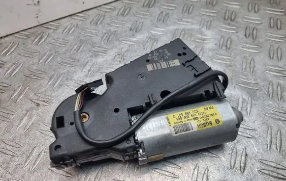 Volkswagen Touareg I Sunroof motor/actuator 8D0959591C