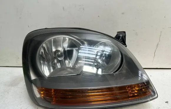 Nissan Almera Tino Headlight/headlamp 96432400