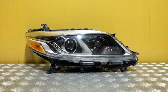 Toyota Sienna XL30 III Headlight/headlamp TOYOTA-SIENNA 2366