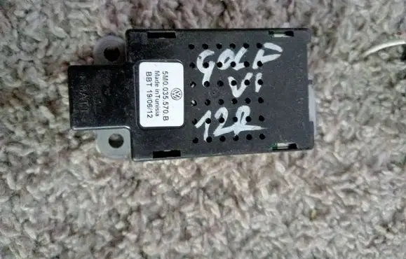 Volkswagen Golf Plus Aerial antenna amplifier 5M0035570B
