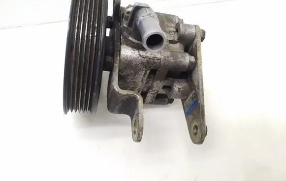 Nissan X-Trail T30 Power steering pump 8H305A 2Z174196A