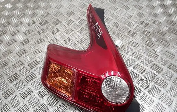Nissan Juke I F15 Rear/tail lights t003