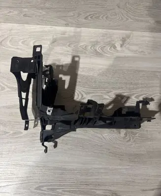 BMW 5 F10 F11 Headlight/headlamp mounting bracket 7200793