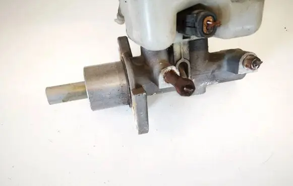 Opel Zafira A Master brake cylinder