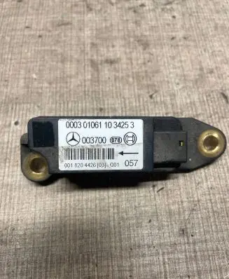 Mercedes-Benz Sprinter W906 Airbag deployment crash/impact sensor 0018204426 003700 000301061