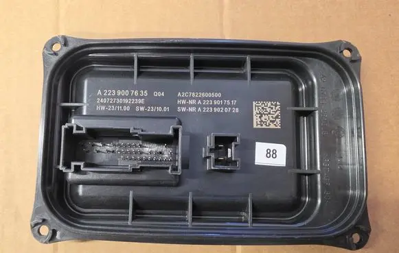Mercedes-Benz S W223 Voltage converter/converter module A2239007635
