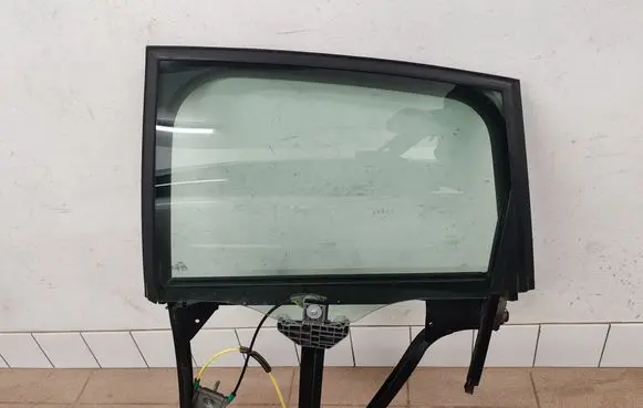 Audi A2 Rear door manual window regulator 8Z0839753