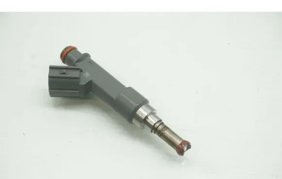 Toyota C-HR I Fuel injector 23250-0T110