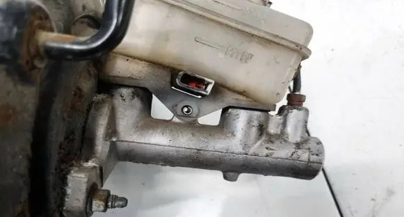 Subaru Legacy Master brake cylinder 