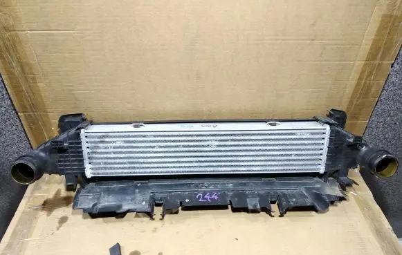 Mercedes-Benz E W212 Intercooler radiator