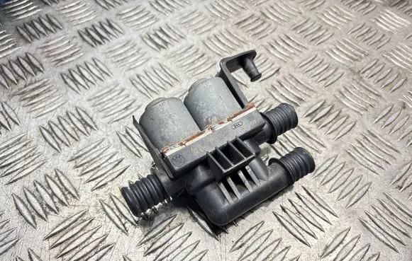 BMW 7 E65 E66 Coolant heater control valve 6411690665203 690665203 041019
