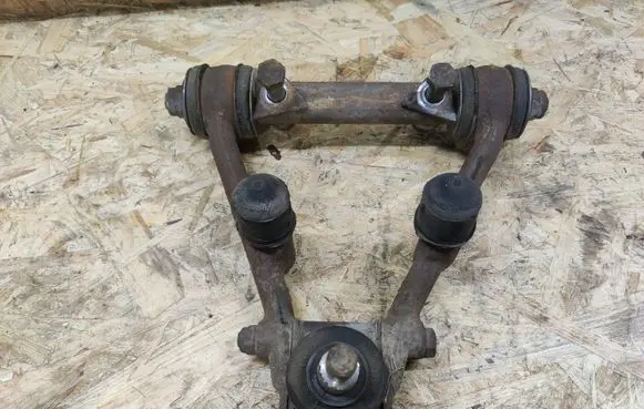 Jaguar XJS Front lower control arm/wishbone