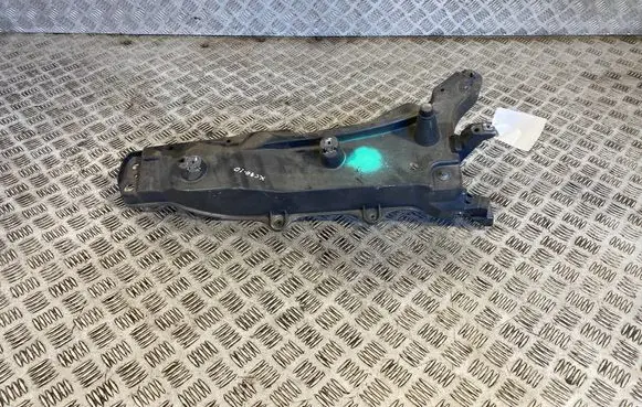 Volvo XC90 Fender mounting bracket 31391778