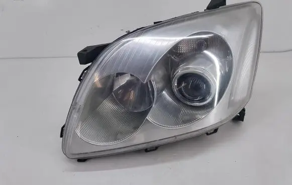 Toyota Avensis T250 Headlight/headlamp 20-A370