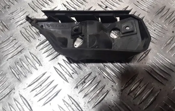 Volvo V50 Front bumper mounting bracket 30655875