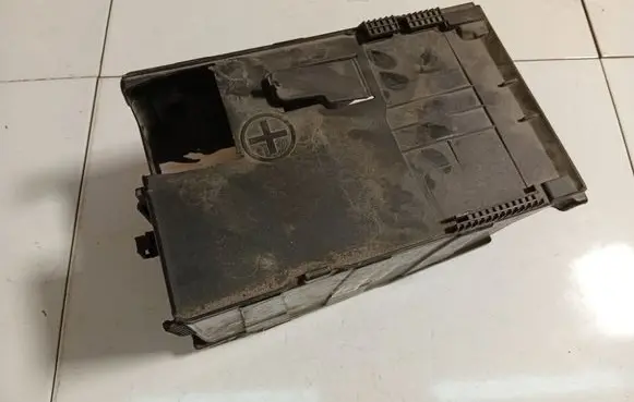 Citroen Berlingo Battery box tray 9663615580