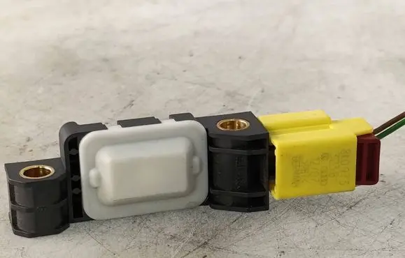 Audi A3 S3 A3 Sportback 8P Airbag deployment crash/impact sensor 4B0959643D 080208 021019
