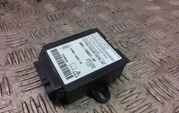 Ford Kuga I Light module LCM 3M5113K031AF