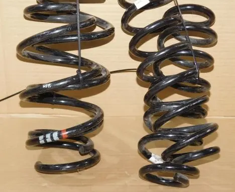 Volkswagen Golf VII Rear coil spring 5q0511115