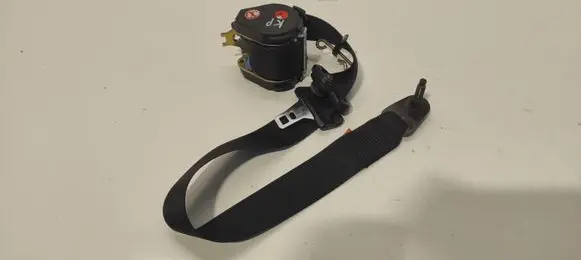 Ford Focus Front seatbelt