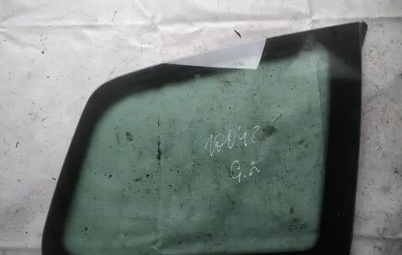 Ford C-MAX I Rear side window as2