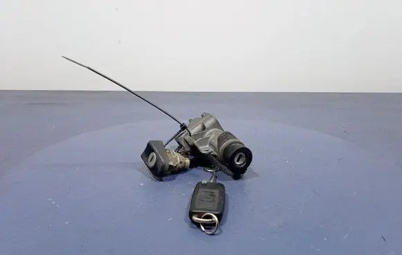 Volkswagen Transporter - Caravelle T5 Ignition lock 4B0905851C