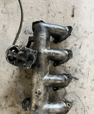 Hyundai Galloper Intake manifold