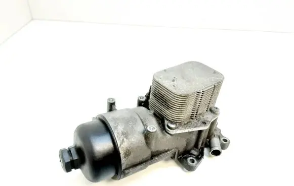 Volvo V60 Oil filter mounting bracket