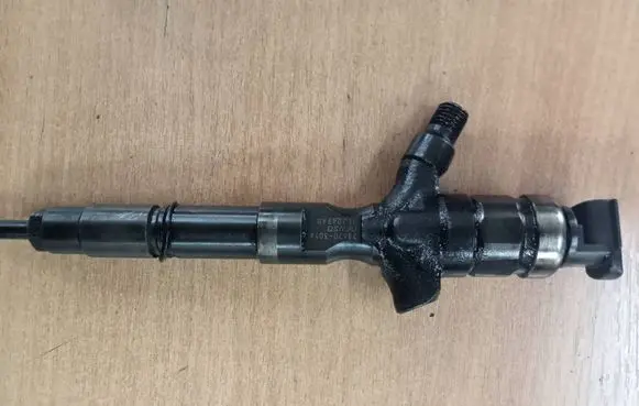 Toyota Hilux (AN10, AN20, AN30) Fuel injector 2367030140 01J04948