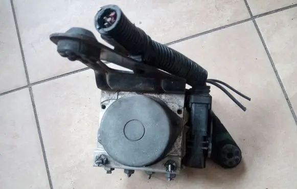 Renault Kangoo II ABS Pump 8200955226 NE60040