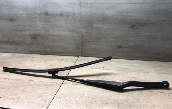 Mercedes-Benz E W212 Front wiper blade arm A2128201344