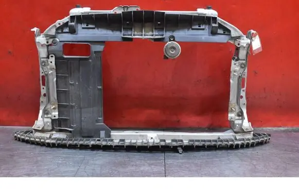 Toyota Yaris Front bodywork piece