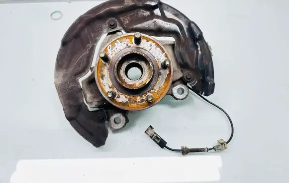 Front wheel hub