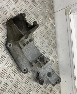 Volkswagen Caddy Generator/alternator bracket 045903143F 33842 9003F81
