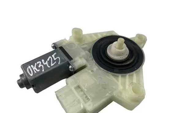Volkswagen PASSAT B8 Rear door window regulator motor 5Q4959212D