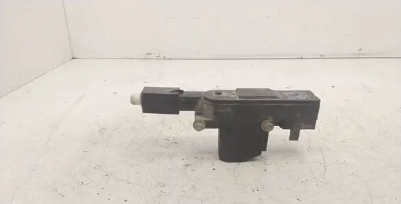 BMW 5 E34 Fuel tank cap lock 8350182