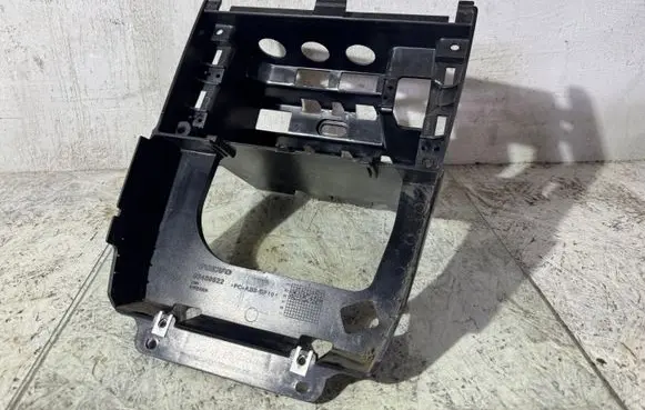 Volvo XC90 Radio/GPS head unit trim 03409622